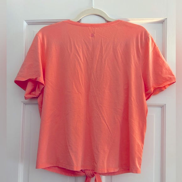 Lululemon Knot Gonna Fly Tee white front tie - Picture 3 of 6